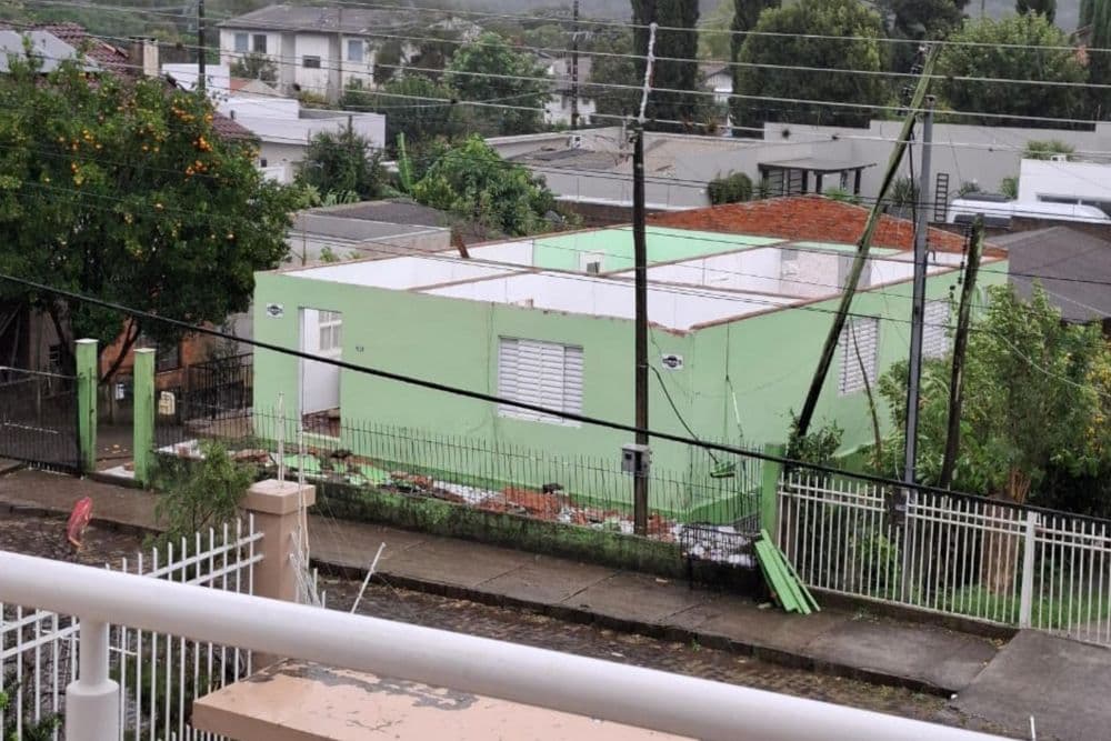 Cerca de 100 casas têm danos após temporal em Soledade
