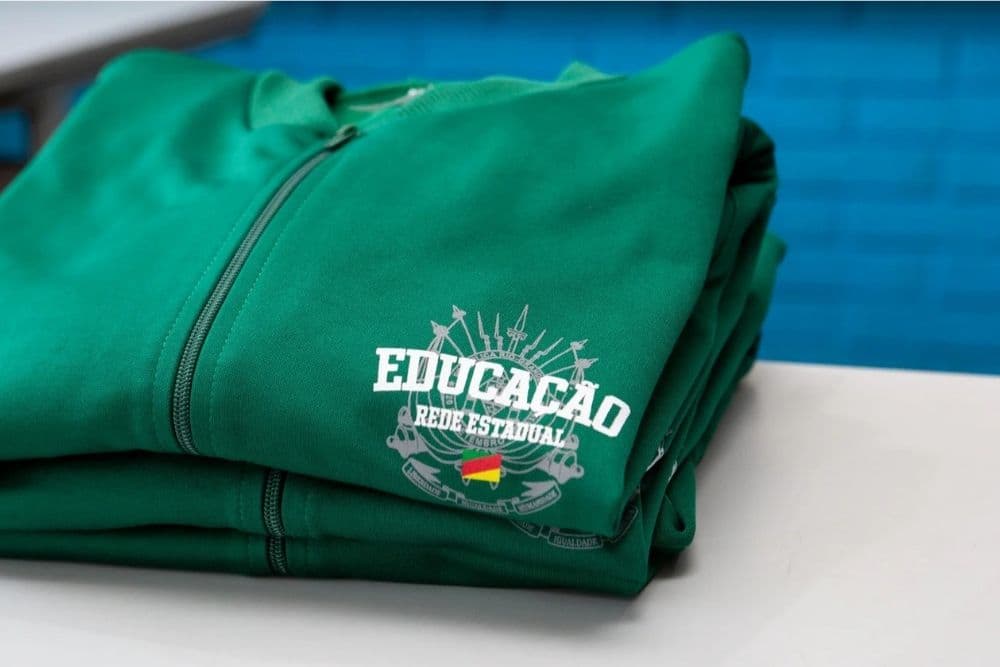 Professores da rede estadual do RS terão uniformes a partir de 2026