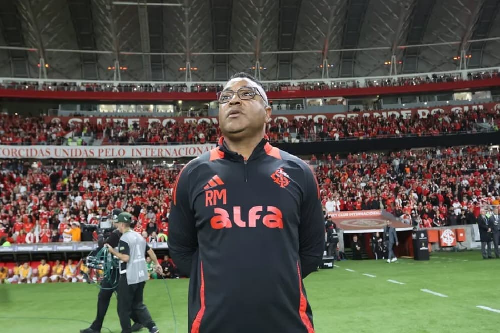 Roger Machado é mantido no cargo pela direção colorada após eliminação na Libertadores