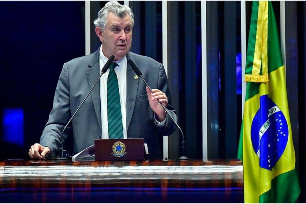 Senador Luiz Carlos Heinze participa de mobilização dos agricultores em Frederico Wrstphalen nesta sexta-feira (20)