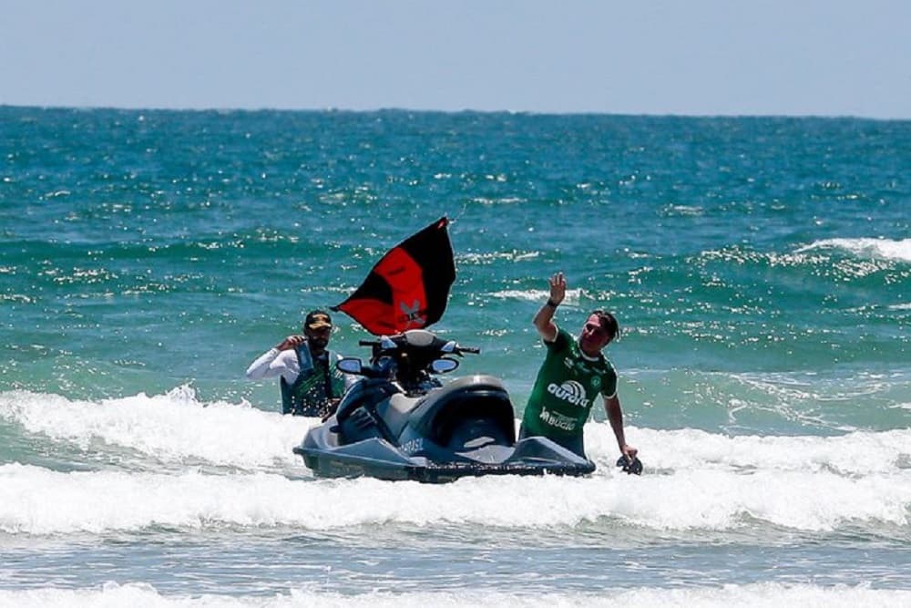 Bolsonaro faz exames em hospital de SP por suspeita de obstrução intestinal