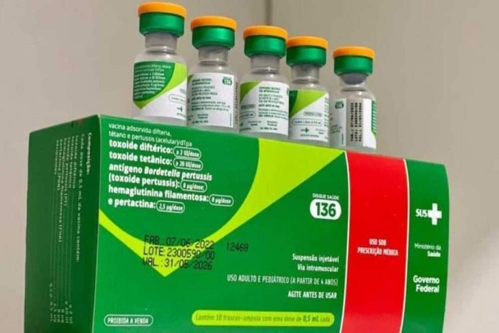 Após morte por coqueluche, ministra reforça pedido para vacinação