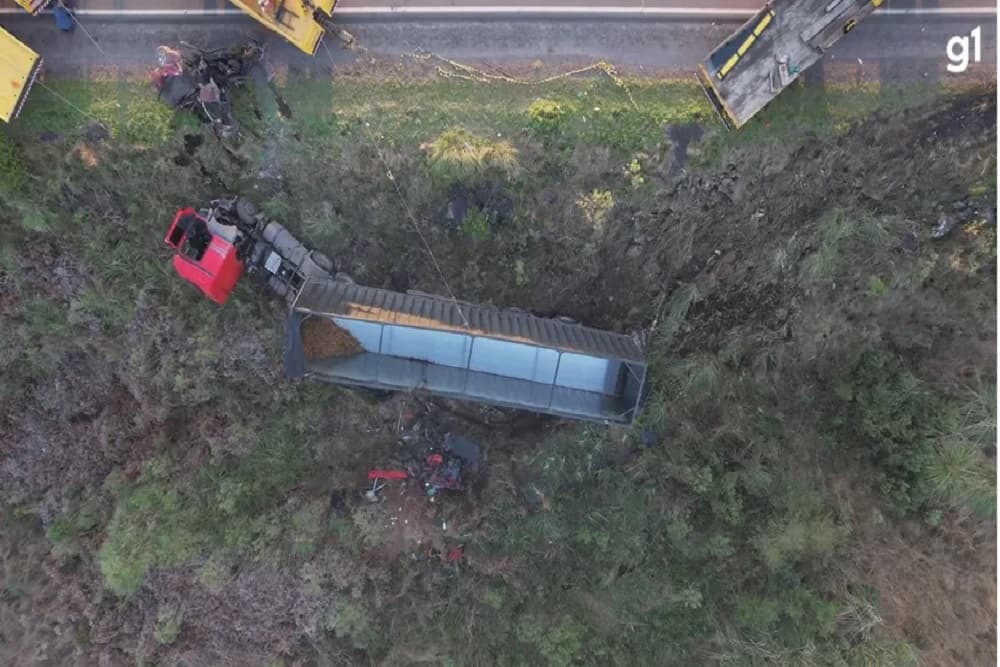 Acidente entre caminhão e caminhonete mata cinco pessoas da mesma família, entre Canela e São Francisco de Paula