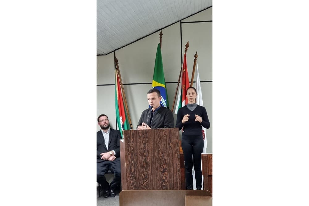 Sessões da Câmara de Vereadores de Ijuí passam a ter intérprete de Libras