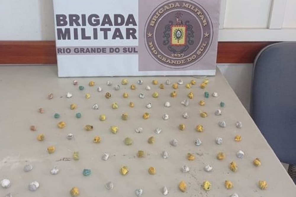 Brigada Militar apreende drogas arremessadas no Presídio de Três Passos