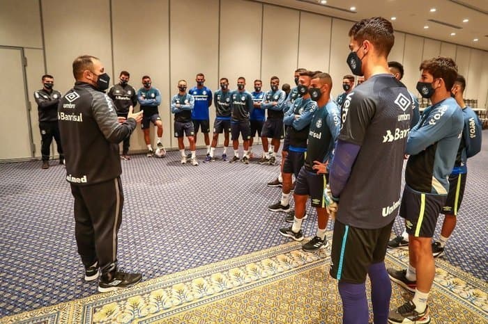 Depois de casos de covid e adiamento, Grêmio abre confronto com o Independiente del Valle no Paraguai