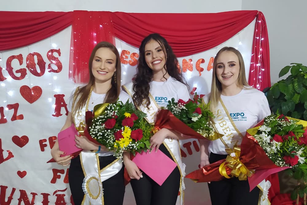 Soberanas da 8ª EXPOMARTINHO foram escolhidas na noite de sábado