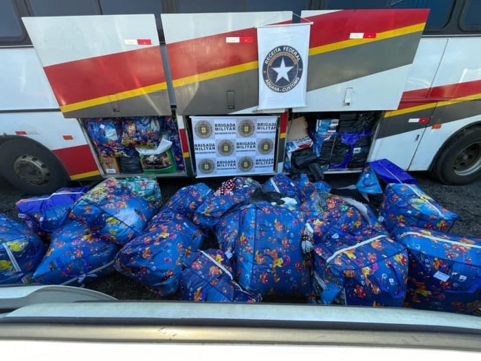 Dois ônibus com contrabando são apreendidos pela Receita federal e Batalhão Rodoviário de Passo Fundo