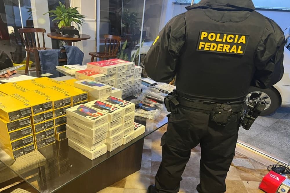 PF apreende mais de 400 celulares em ofensiva contra importação ilegal no RS e em SC