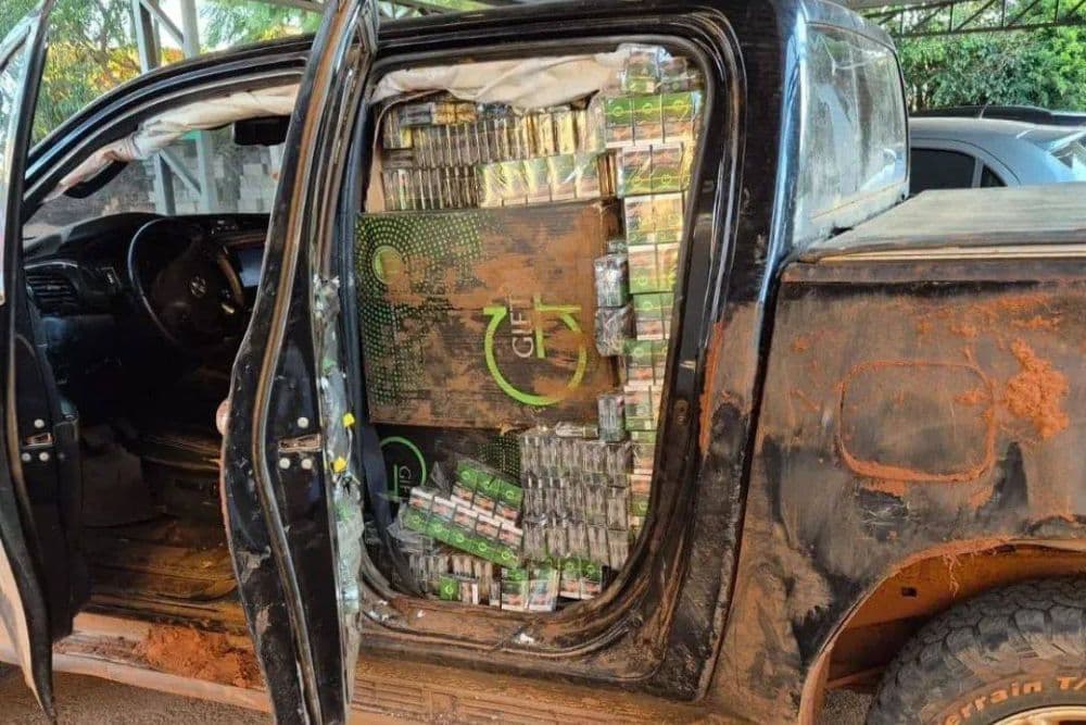 BM realiza grande apreensão de cigarros contrabandeados, recupera veículo roubado e apreende carro clonado em Palmeira das Missões