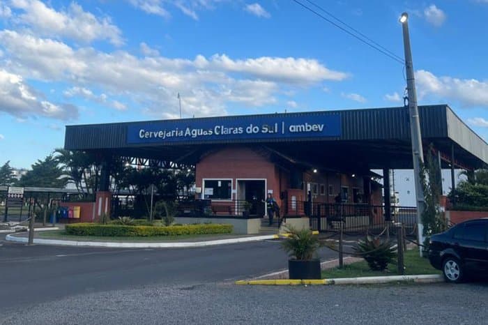 Ambev suspende produção de cerveja em fábrica de Viamão para envasar água potável para o RS