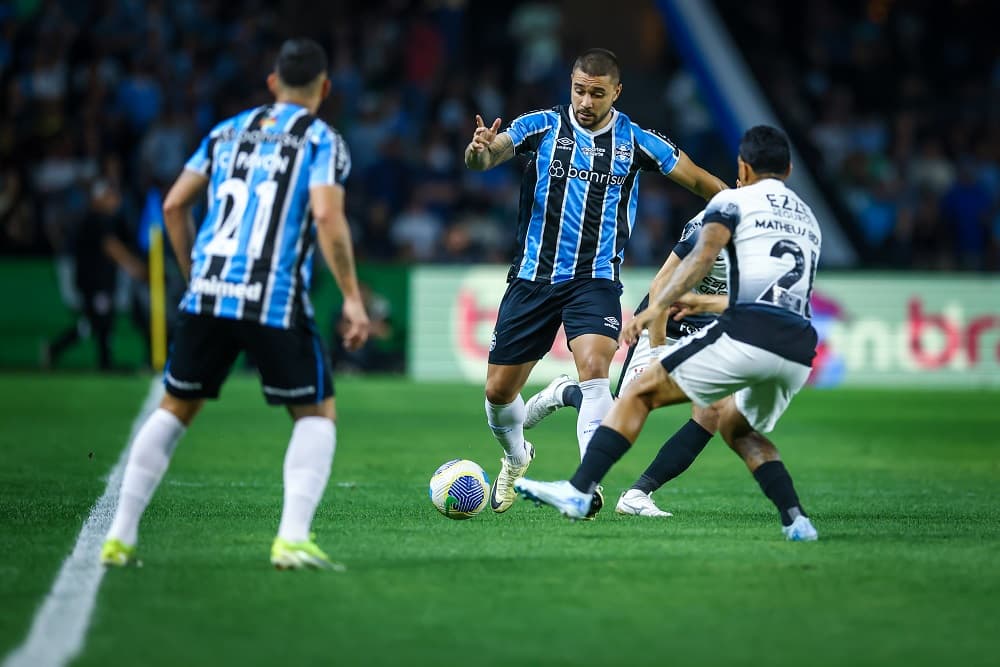 Nos pênaltis, Grêmio perde para o Corinthians e está fora da Copa do Brasil