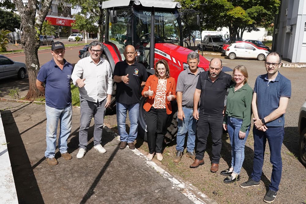 São Martinho recebe novo trator para fortalecer a agricultura local