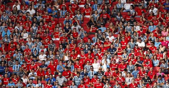 Retorno do público aos estádios ''não é oportuno'', diz secretária de Saúde do RS após comunicado da Conmebol