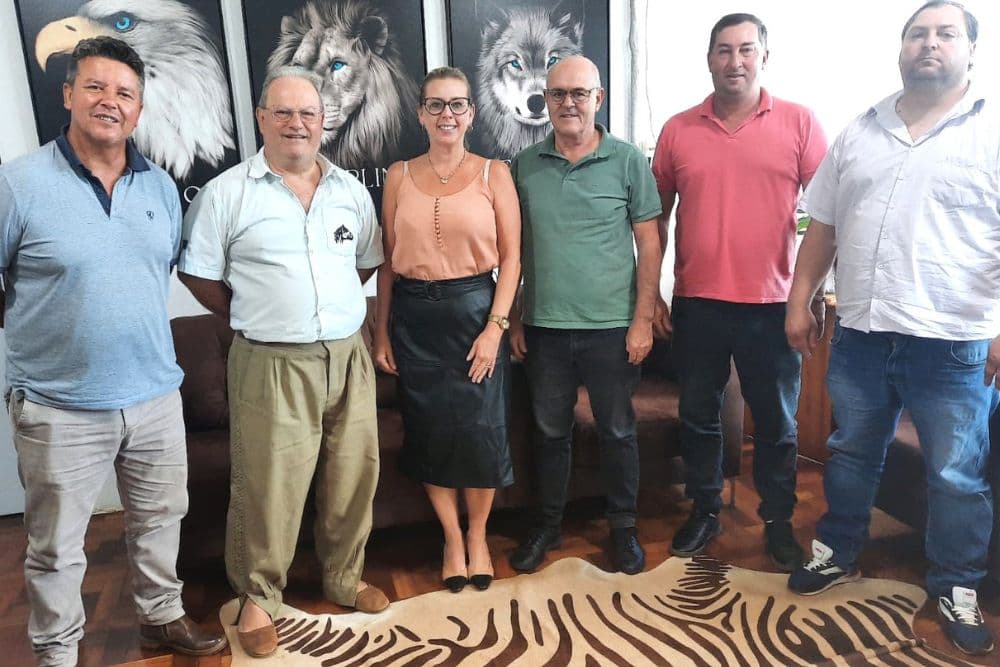 Santo Augusto e Nova Ramada firmam termo de cooperação para melhorias em estradas