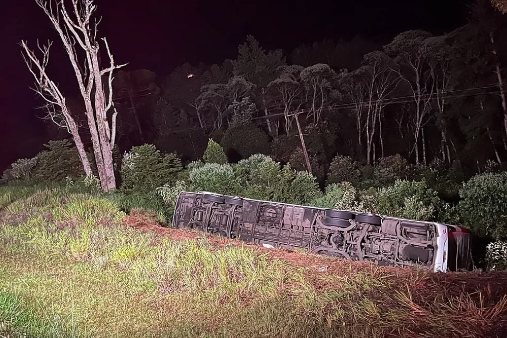 Acidente de ônibus no Paraná deixa sete mortos