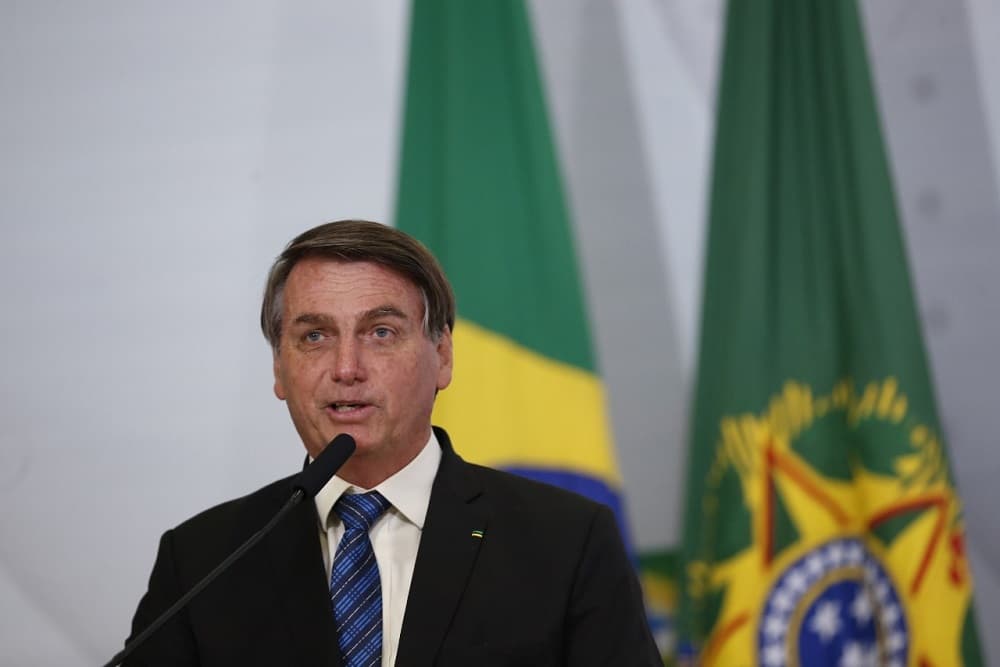 Bolsonaro edita decreto que regulamenta o Auxílio Brasil; confira os valores