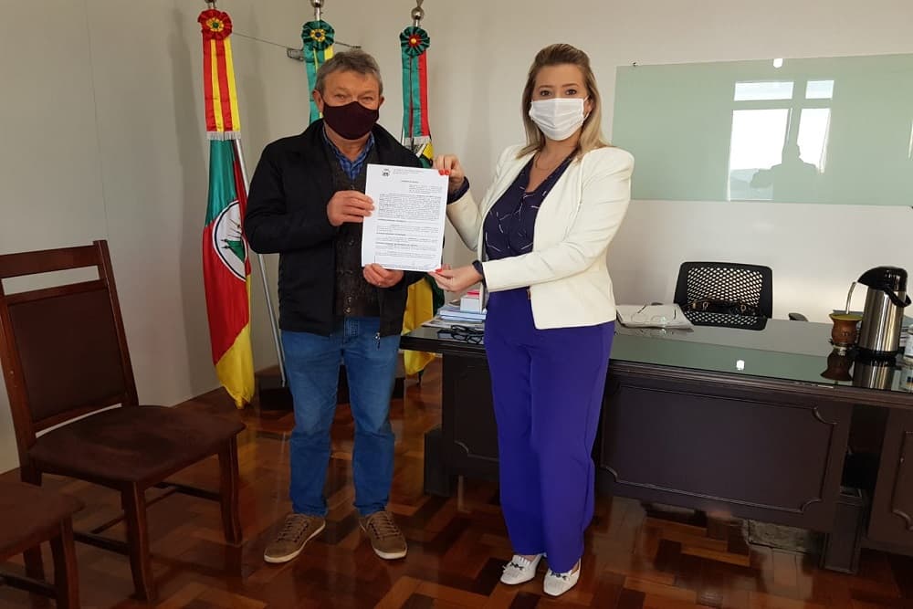 Prefeitura repassa recursos para auxiliar na instalação de um tanque de oxigênio no Hospital