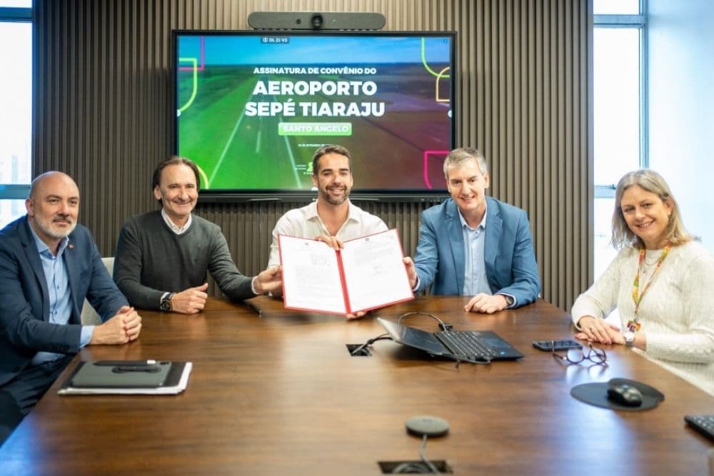 Governador Eduardo Leite aprova liberação de recursos para obras no aeroporto de Santo Ângelo
