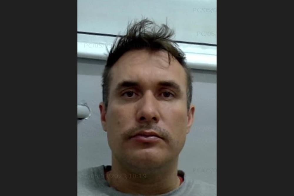 Polícia Civil divulga foto de foragido da justiça por tentativa de homicídio