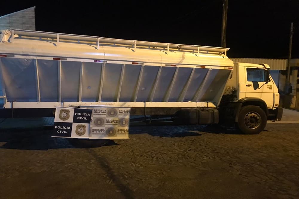 Polícia apreende caminhão carregado de agrotóxicos em Tiradentes do Sul