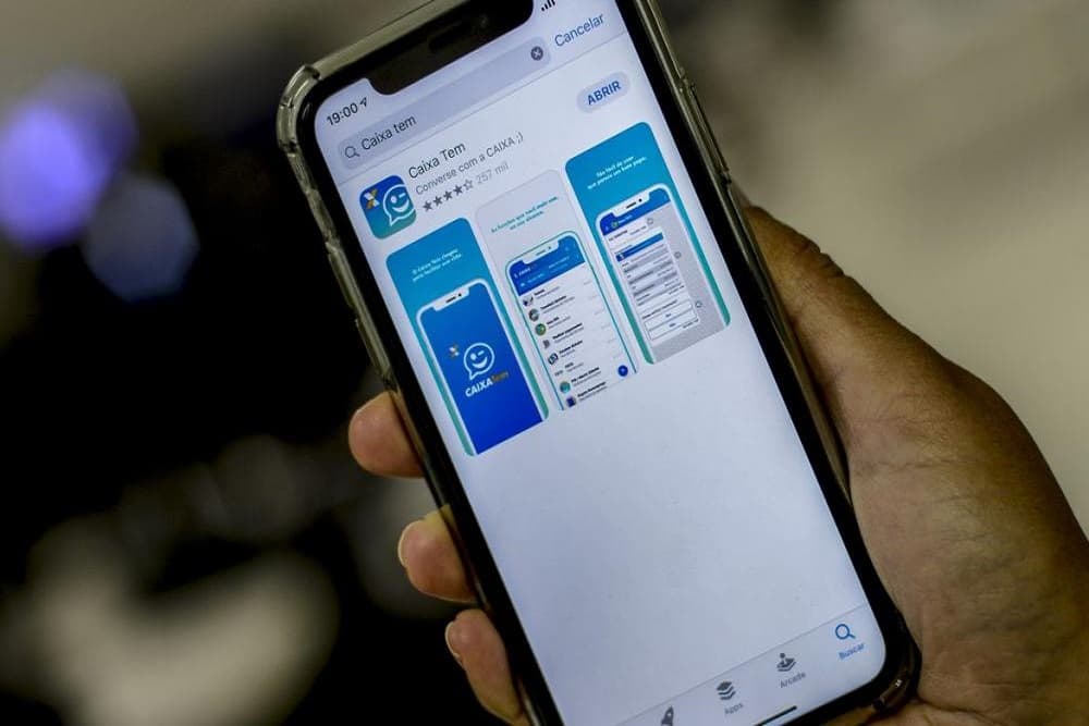 Clientes da Caixa poderão solicitar empréstimos de até R$ 1 mil pelo celular