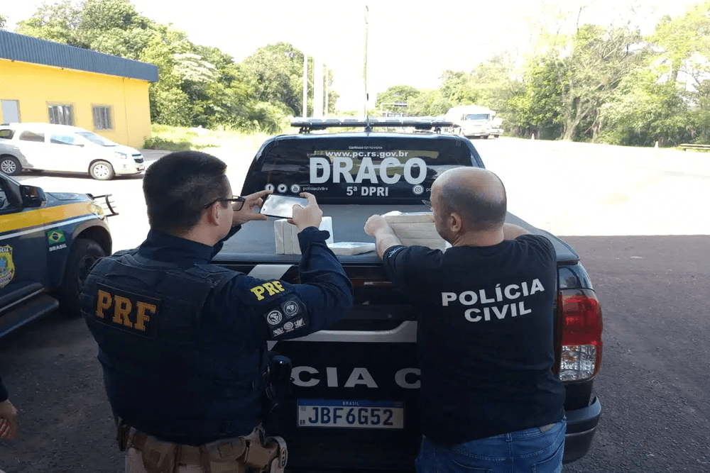 Mais de 10 kg de cocaína são apreendidos pela Polícia Rodoviária Federal e Polícia Civil em Cruz Alta