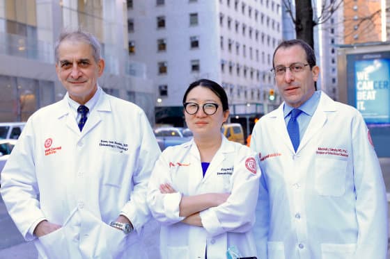 Mulher é curada do HIV após transplante de células-tronco