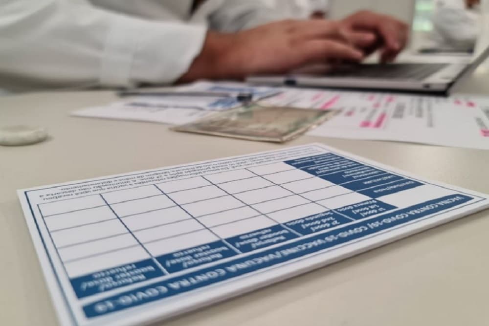 Nove em cada 10 óbitos por Covid-19 em adultos jovens são de pessoas sem vacinação completa