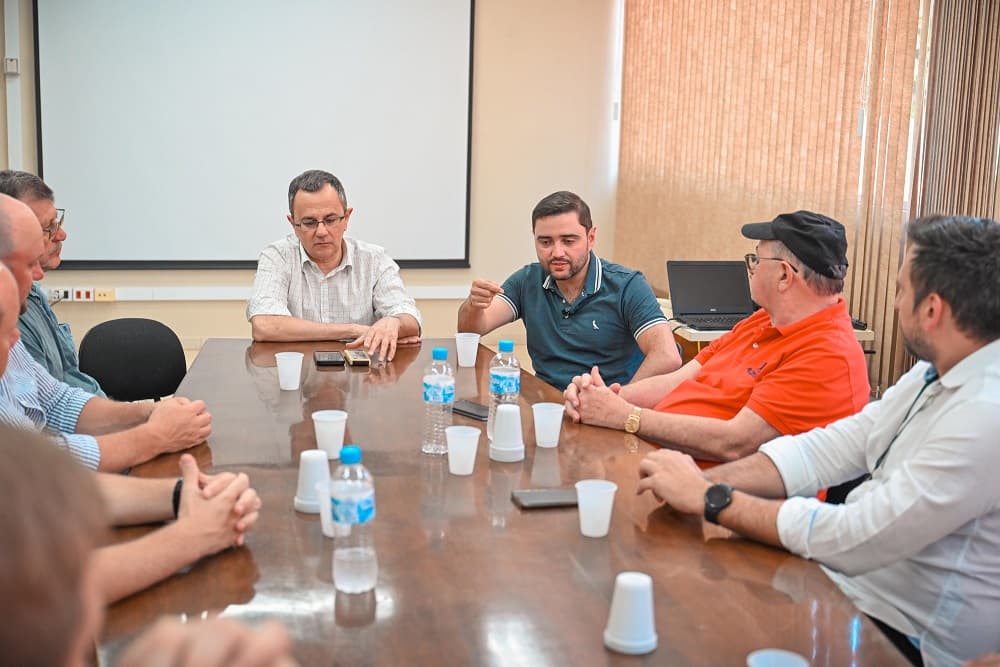 Gabriel Souza se reúne com prefeitos da região Noroeste para tratar sobre construção de ponte internacional em Porto Mauá
