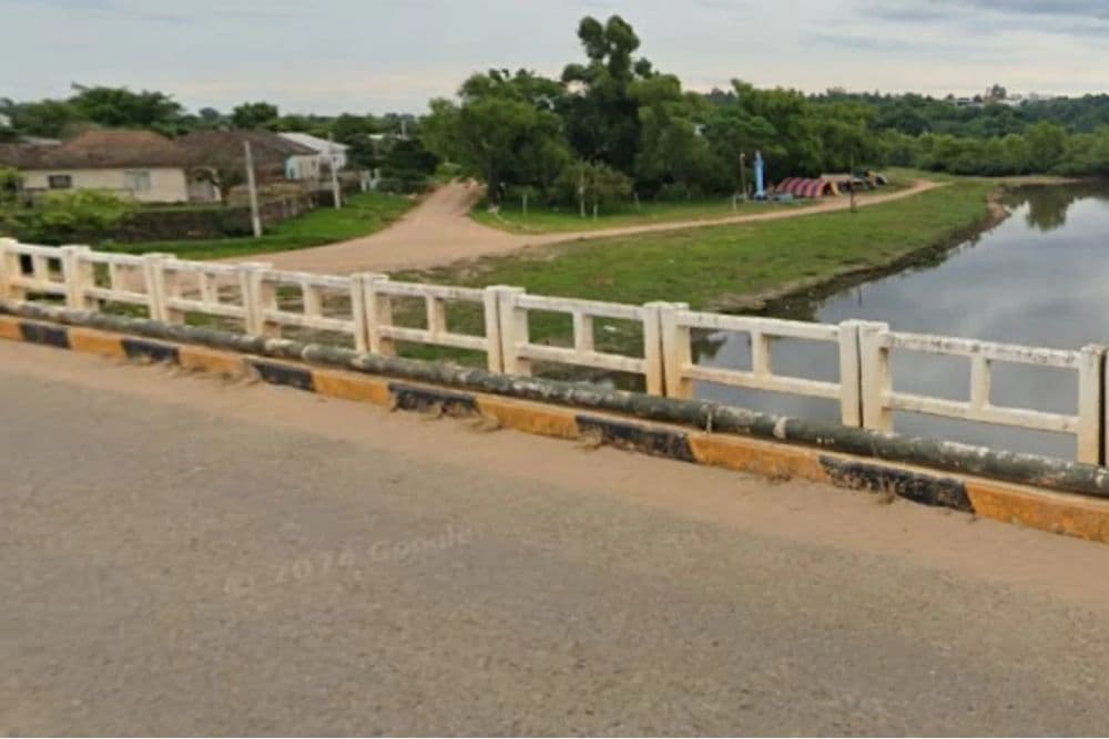 Pai joga filho de cinco anos de ponte sobre o Rio Vacacaí em São Gabriel; criança morreu