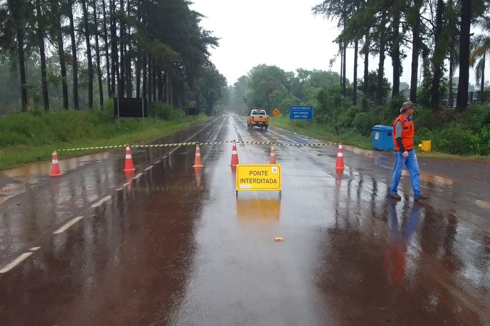 Ponte do Rio da Várzea entre Barra Funda e Novo Barreiro está interditada