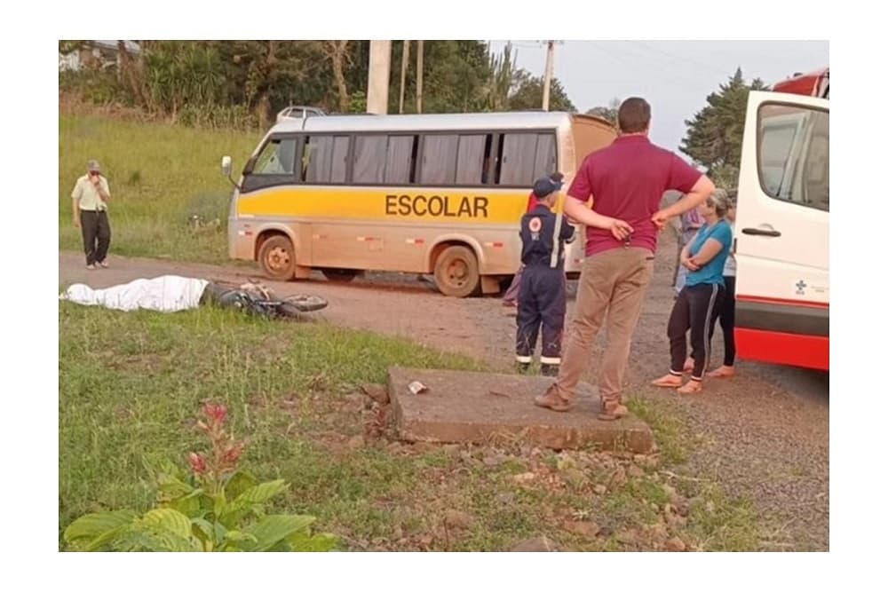Adolescente de 17 anos morre após acidente entre moto e micro-ônibus em Planalto