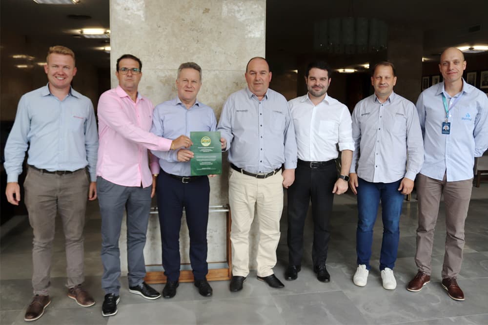 Equipe diretiva da 8ª ExpoAgro Cotricampo cumpre agenda na Capital