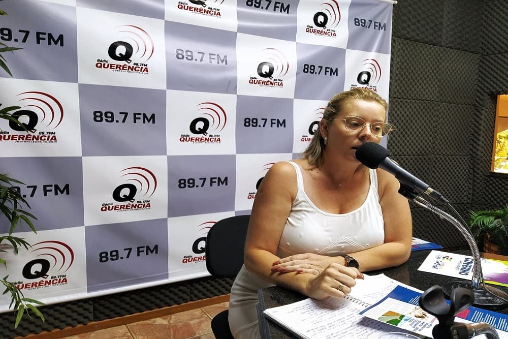 Candidata Lilian Fontoura Depiere concedeu entrevista à Rádio Querência
