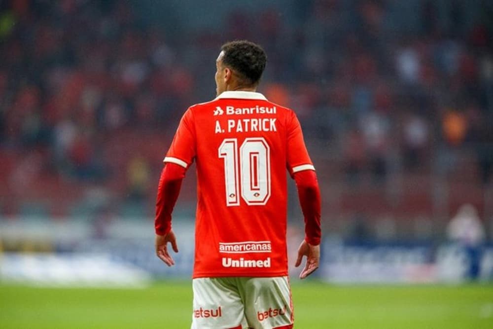 Sem espaço para ousadia no mercado, Inter aposta em continuidade e encaminha renovação de Alan Patrick