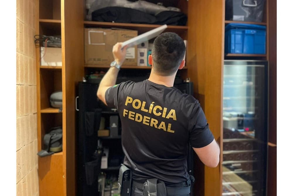 Operação Entreposto| Servidores da Receita Federal são presos por suspeita de contrabando e desvio de mercadorias