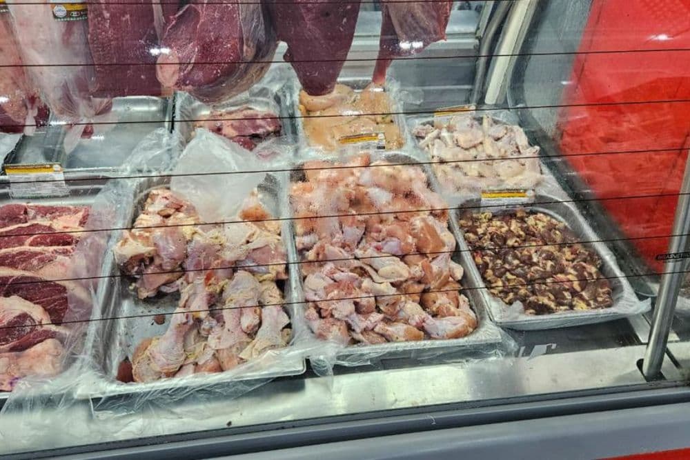 Três Passos: 2 toneladas de produtos impróprios são apreendidas em operação do Programa Segurança dos Alimentos