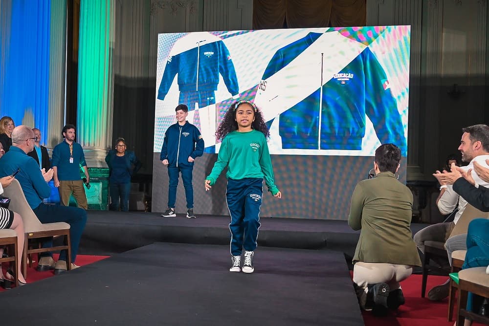 Mais de 110 mil kits de uniformes já foram escolhidos no período de pré-matrículas na Rede Estadual