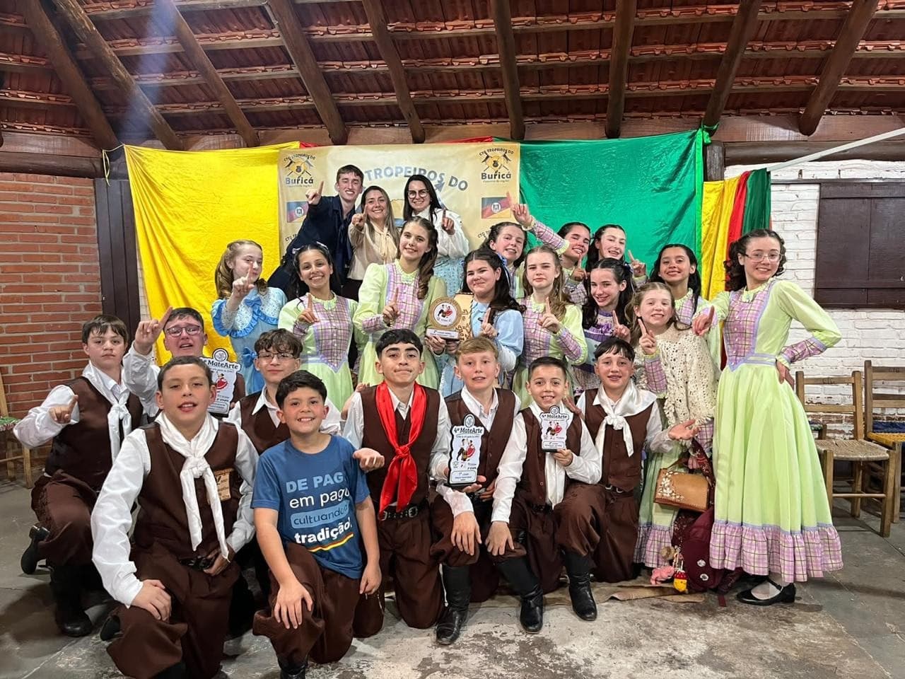 CTG Pompílio Silva comemora conquistas no 4º MateArte com carreata em Santo Augusto