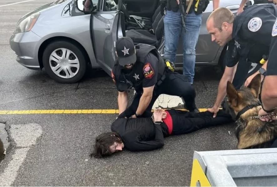 Preso suspeito de ataque a tiros nos EUA, que deixou seis mortos