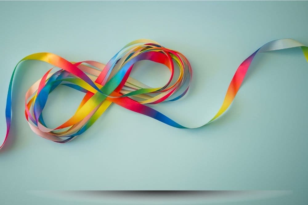 OMS afirma que não há ligação comprovada de que paracetamol ou vacinas provoquem autismo