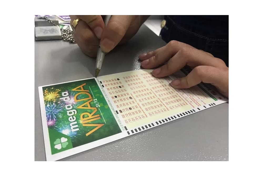 MEGA DA VIRADA 2023: prêmio histórico precisaria de 31 caminhonetes para ser transportado