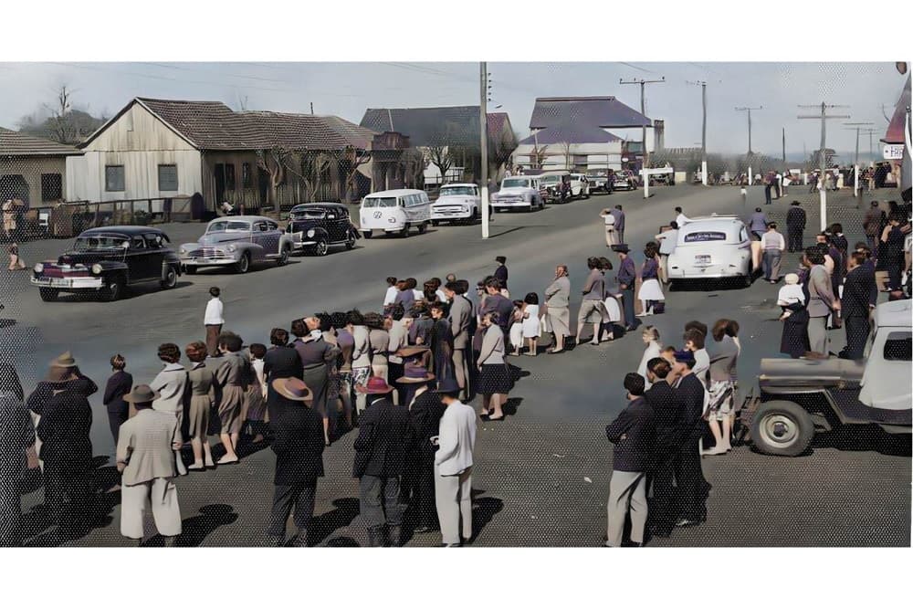 Foto antiga do desfile do Dia do Colono viraliza em nova página da Cultura de Santo Augusto