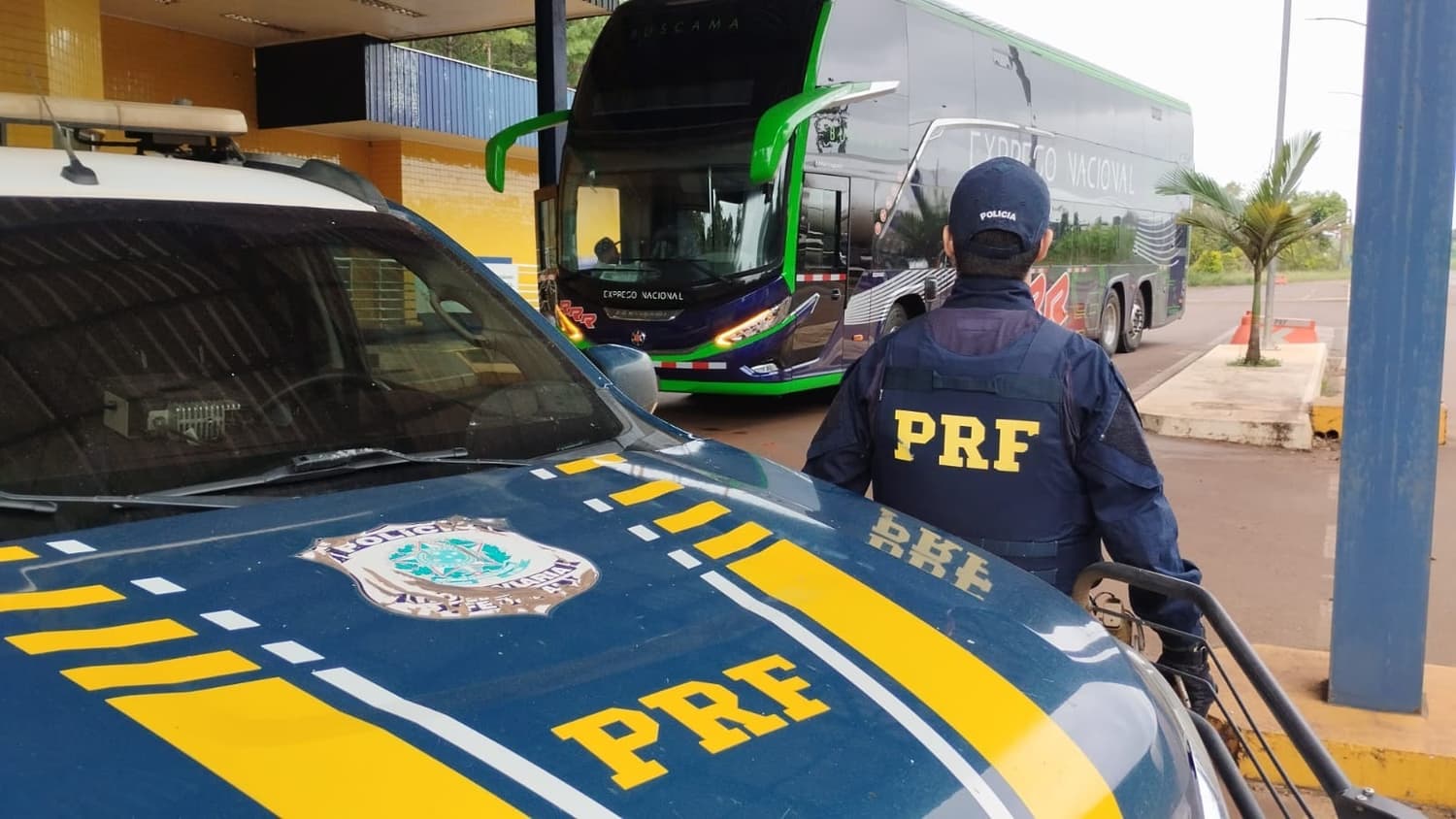 PRF autua motorista de ônibus por recusa ao teste de bafômetro em Ijuí