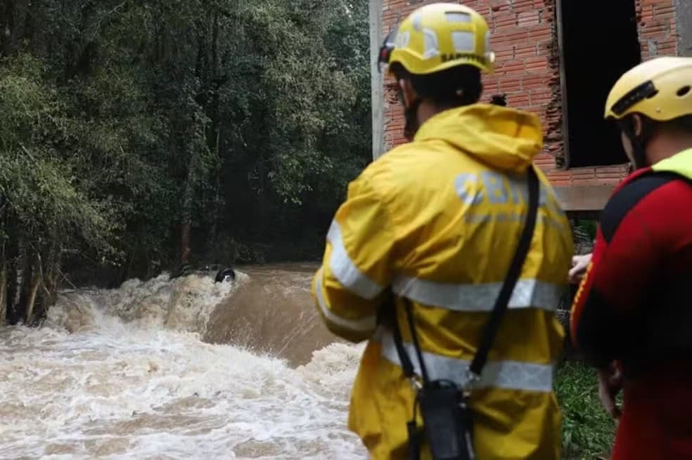 Tragédia após tempestades no RS deixa quatro mortos e uma pessoa desaparecida