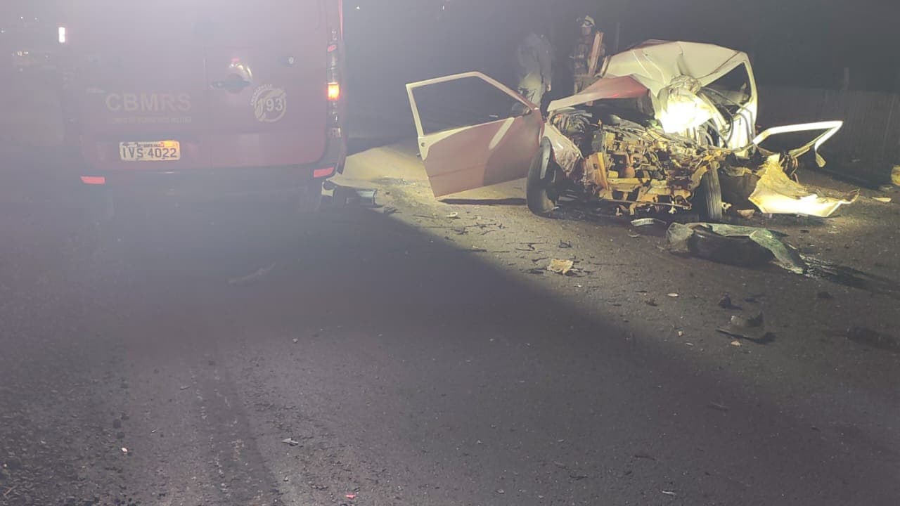 Homem morre em colisão entre carro e caminhão na BR-468 em Três Passos