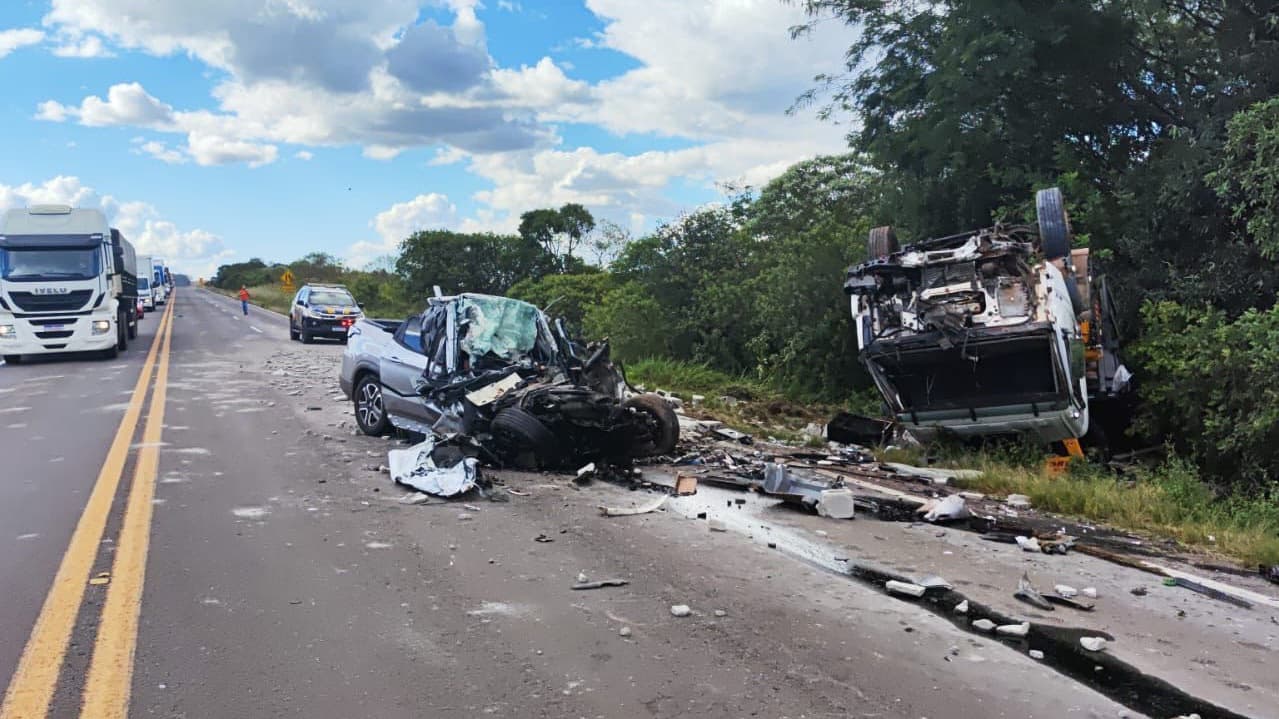 PRF atende acidente com dois óbitos na BR-386 em Carazinho