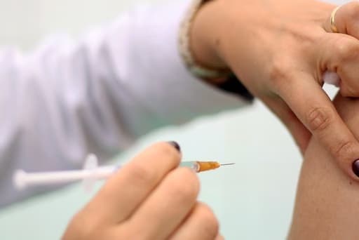 Anvisa amplia para maiores de 18 anos uso de imunizante que previne bronquiolite